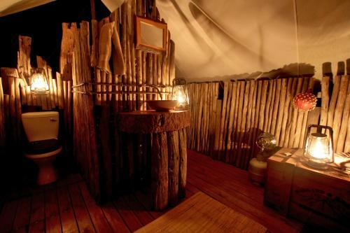 Quatermain's 1920's Safari Camp