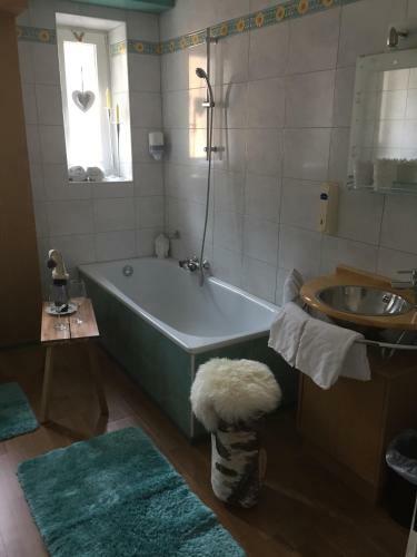 Hostal Landgasthof Lenzer