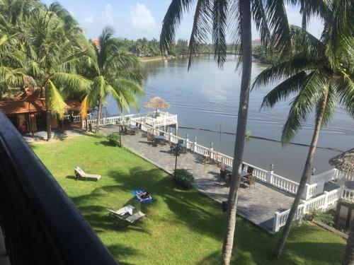 Hotel River Beach Resort & Residences