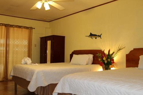 Hotel Banana Bay Marina