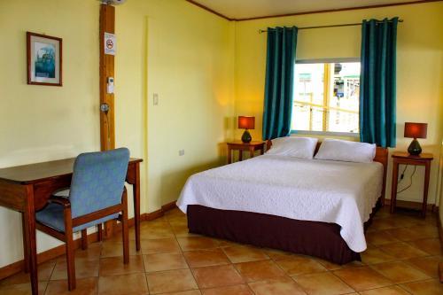 Hotel Banana Bay Marina