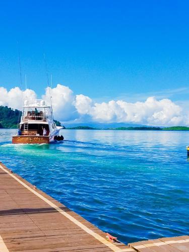 Hotel Banana Bay Marina