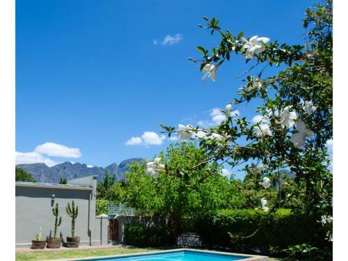 Hostal Calais Country House