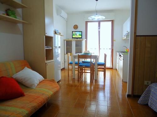 Studio Apartment Bibione Near River