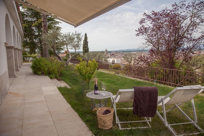 Hostal Montjuic Bed & Breakfast