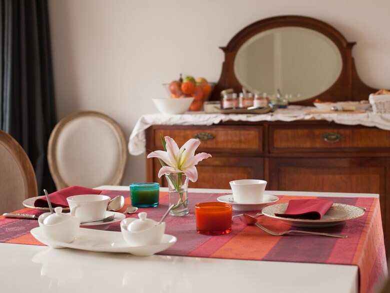 Hostal Montjuic Bed & Breakfast
