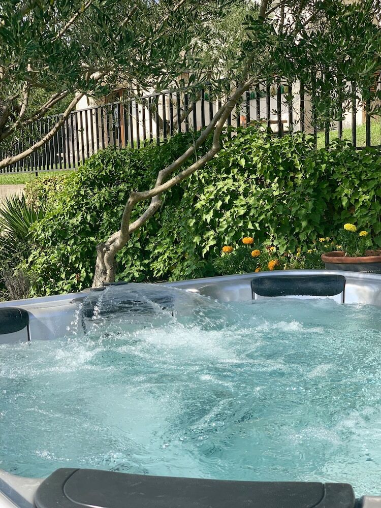 Hostal Montjuic Bed & Breakfast