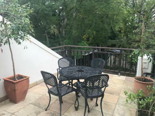 Hostal Cherry Berry Guest House