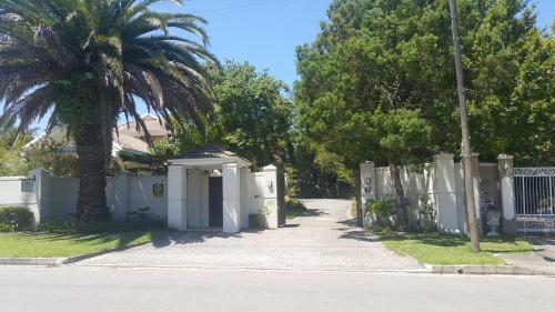 Hostal Cherry Berry Guest House