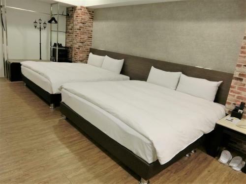 Summer Terminal Hotel