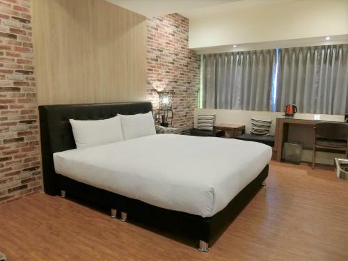 Summer Terminal Hotel