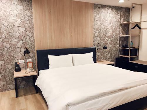 Summer Terminal Hotel