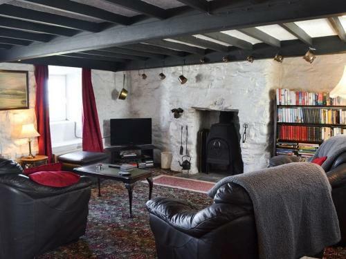Porth Colmon Farmhouse
