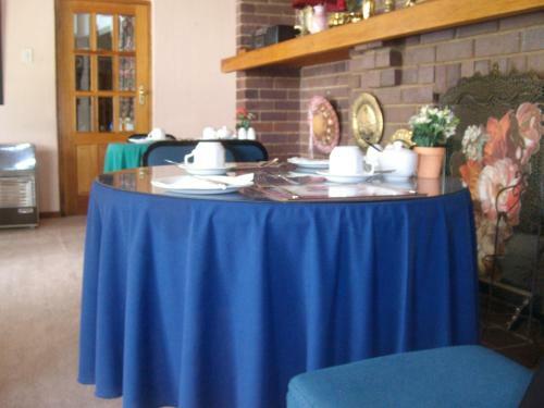 Hostal Oaktree Lodge Guest House