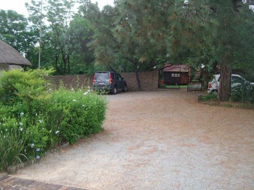 Hostal Oaktree Lodge Guest House