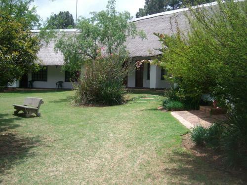 Hostal Oaktree Lodge Guest House