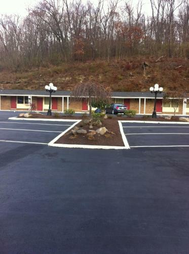South Hills Motel