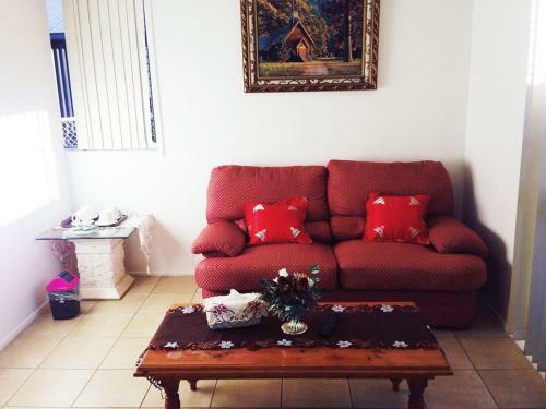 Hostal Pure Land Guest House