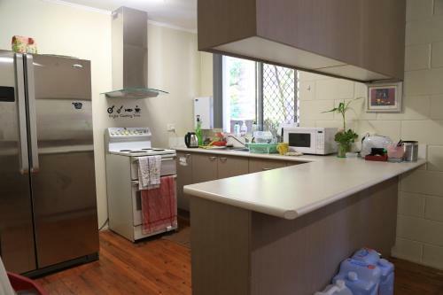 Hostal Pure Land Guest House