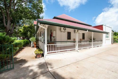 Hostal Pure Land Guest House