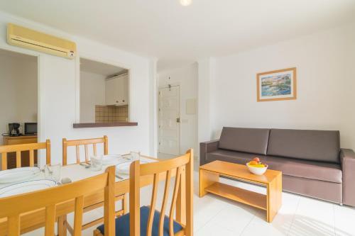 Apartamentos Massanet