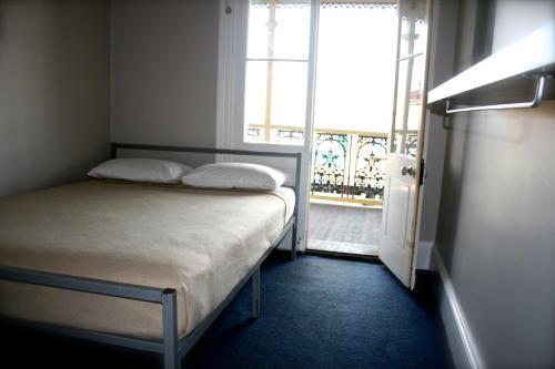 Glenelg Beach Hostel