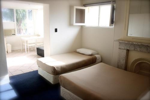Glenelg Beach Hostel