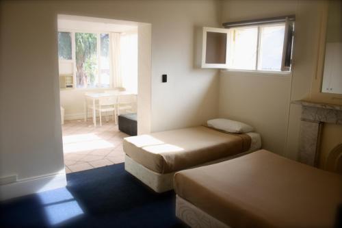 Glenelg Beach Hostel