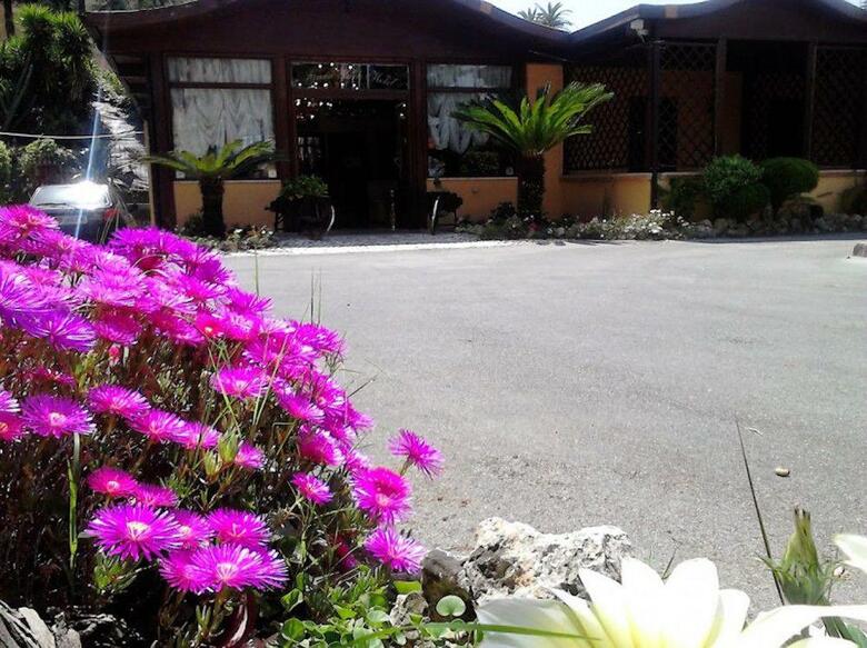 Green Park Hotel