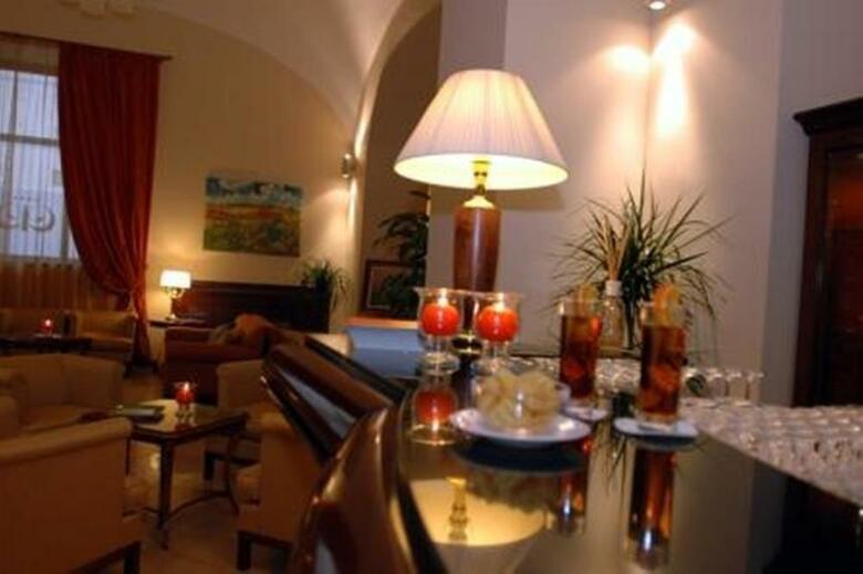 Le Chemin�e Business Hotel