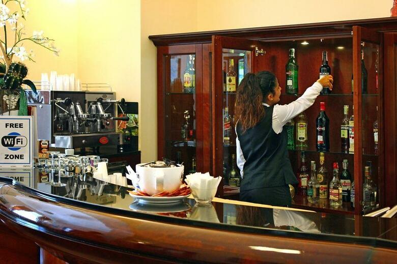 Le Chemin�e Business Hotel
