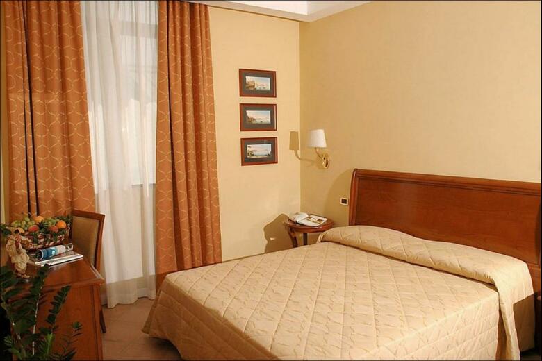 Le Chemin�e Business Hotel