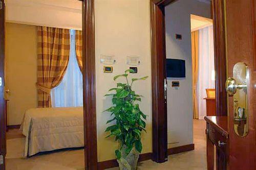 Le Chemin�e Business Hotel