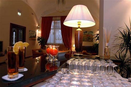 Le Chemin�e Business Hotel