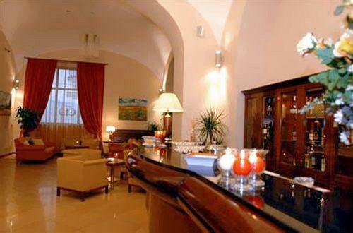 Le Chemin�e Business Hotel
