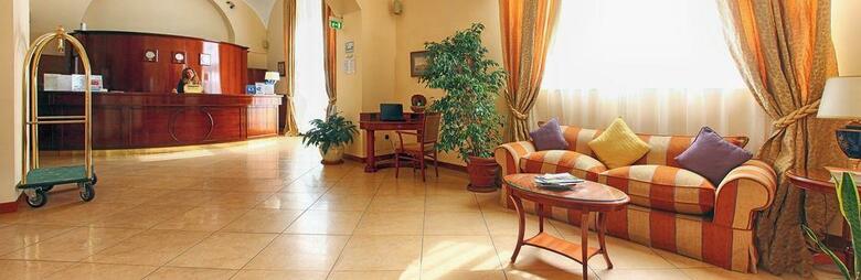 Le Chemin�e Business Hotel