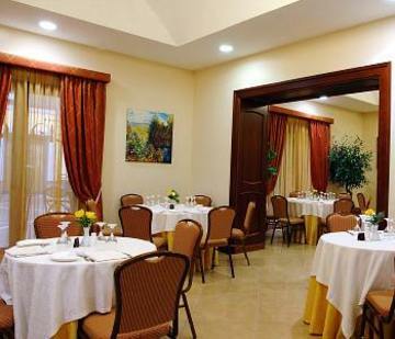 Le Chemin�e Business Hotel