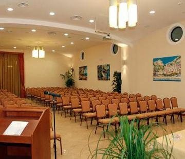 Le Chemin�e Business Hotel
