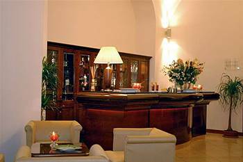 Le Chemin�e Business Hotel