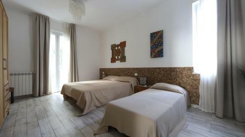 Hostal La Spezia Holidays' Rooms