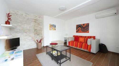 Hostal La Spezia Holidays' Rooms