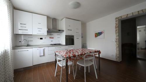 Hostal La Spezia Holidays' Rooms