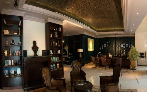 La Jolie Hotel & Spa