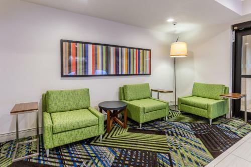 Holiday Inn Express Hotel & Suites Shiloh/o'fallon