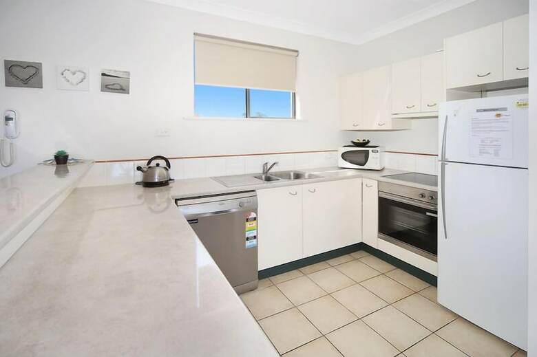 Aparthotel Coolum Baywatch Resort