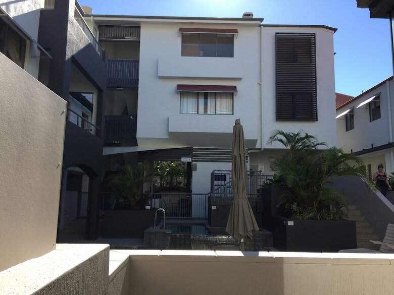 Aparthotel Coolum Baywatch Resort