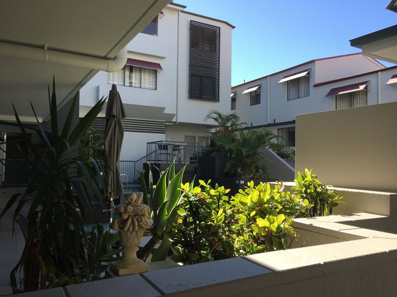 Aparthotel Coolum Baywatch Resort