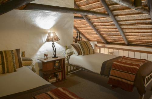 Hostal Old Thatch Lodge