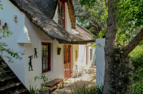 Hostal Old Thatch Lodge