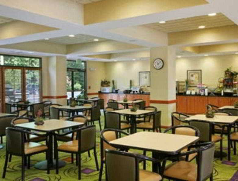 Hotel Wingate By Wyndham Charlotte Airport